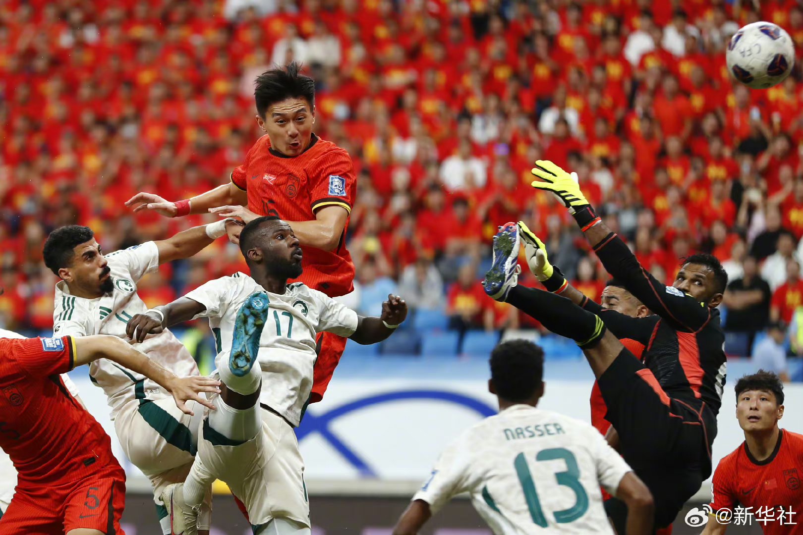 国际足球顶尖强队实力对决赛场燃爆的简单介绍 国际足球顶尖强队实力对决赛场燃爆的简单介绍