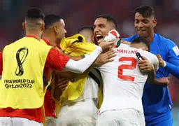 包含德国战胜摩尔多瓦，继续排名小组第一脚踏实地的词条