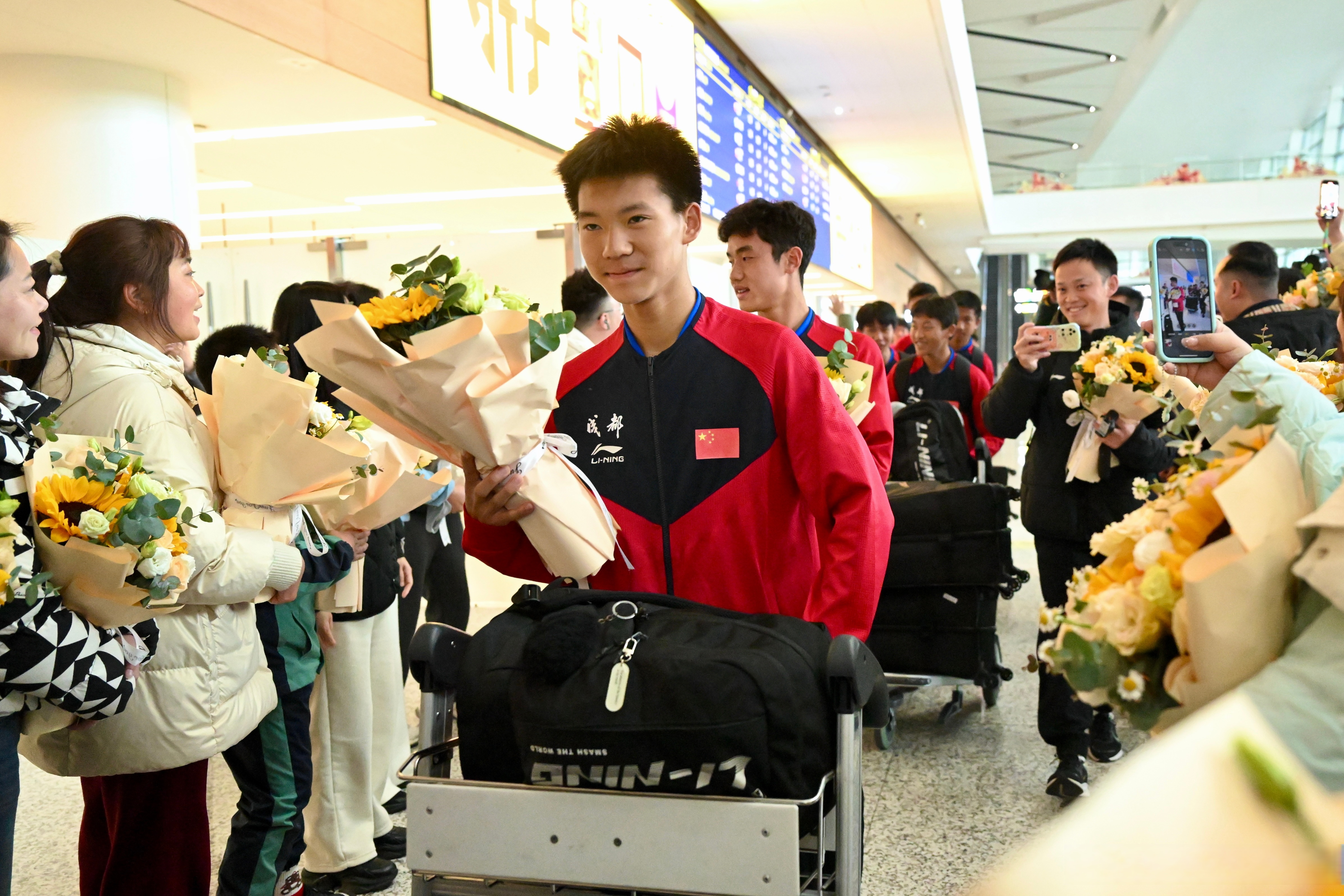 日本足球队势不可挡夺冠亚洲之战视频